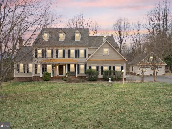 7188 Kenthurst Ln, The Plains, VA 20198