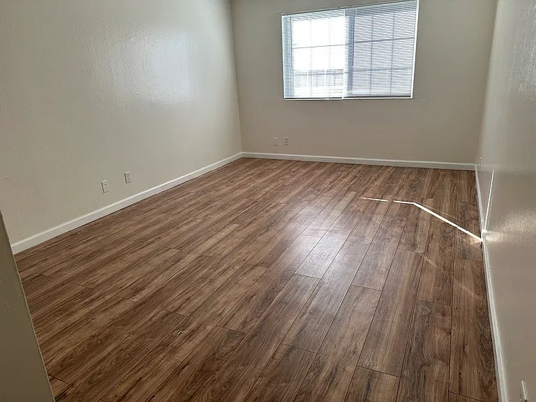 1605 8th Ave #105 — Photo 6