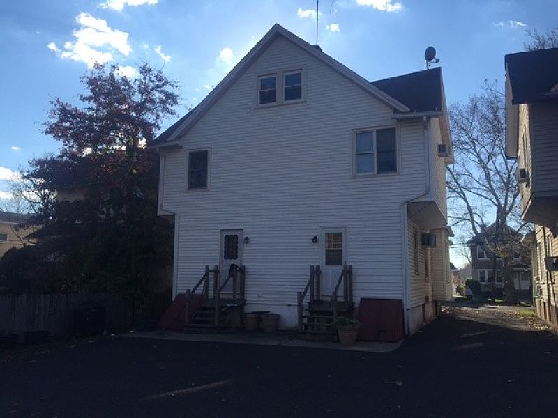 2nd image of 718 South Ave W