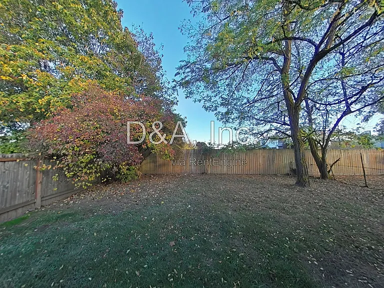 845 NW 10th St — Photo 10