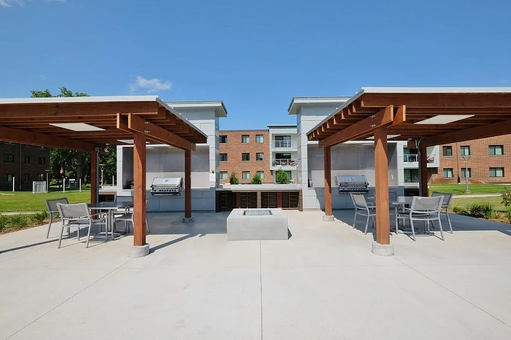 Shelard Village Apartments — Photo 4