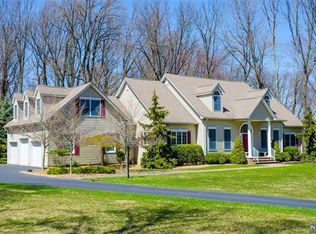 8 Old Wood Ln S, Randolph, NJ 07869