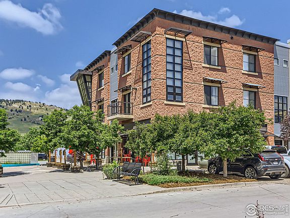 2nd image of 4580 Broadway St #222