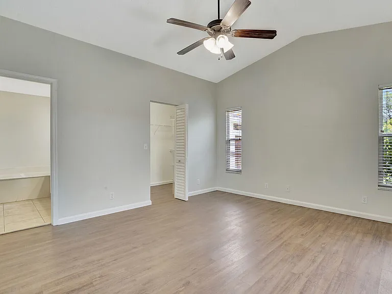1022 Island Manor Dr — Photo 15