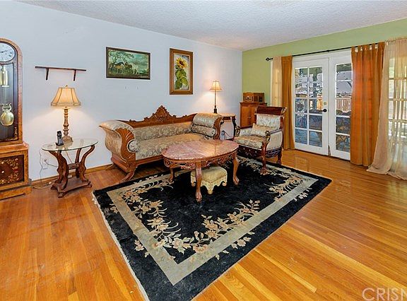 3rd image of 5938 Cahill Ave