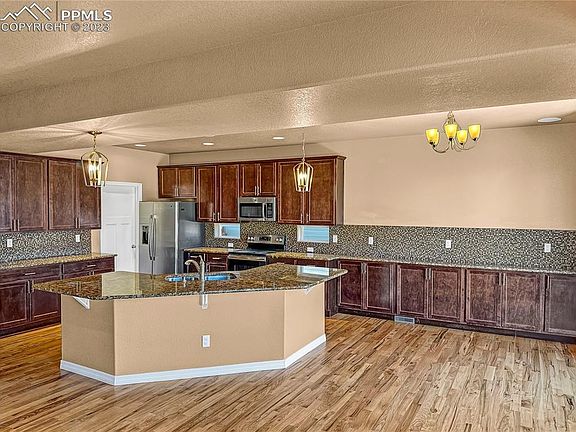 4th image of 10232 Hidden Park Way