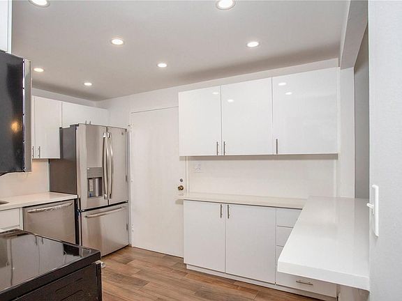 4th image of 5555 Collins Ave APT 9