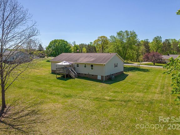 3rd image of 174 Stewart Acres Dr