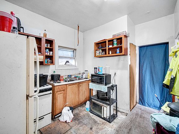 5th image of 6237 S May St