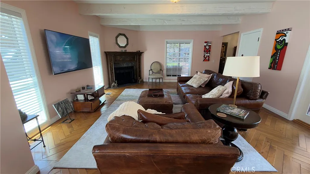 4 bed, 2700 sqft, $15,000 — Photo 4