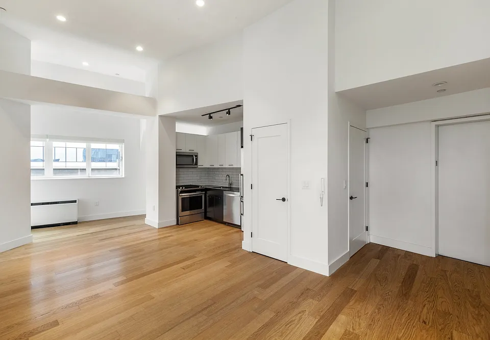 63 Wall St #3701