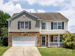 8214 Ainsworth St, Charlotte, NC 28216