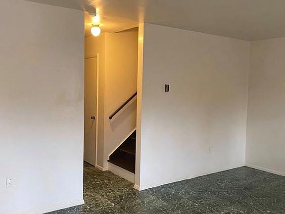 3rd image of 901 Corona Dr