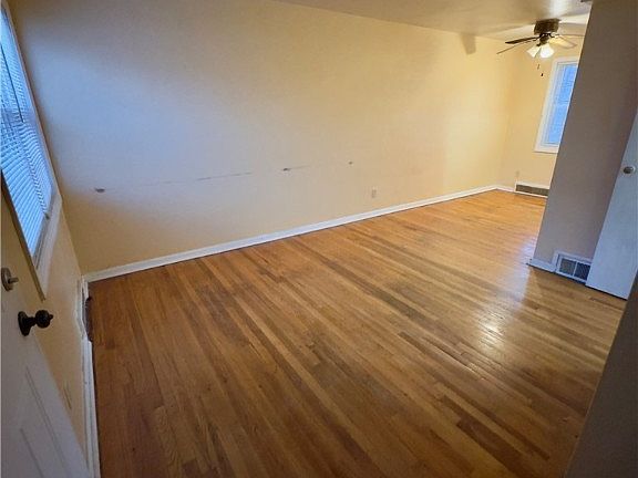 3rd image of 441 Kenwood Dr APT M