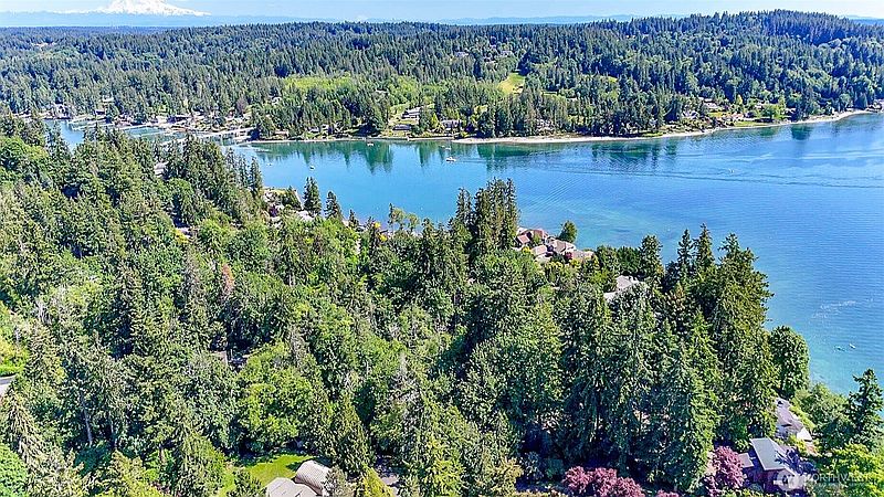 3rd image of 44 Raft Island Drive NW