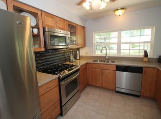 849 Village Meadow Dr, Ballwin, MO