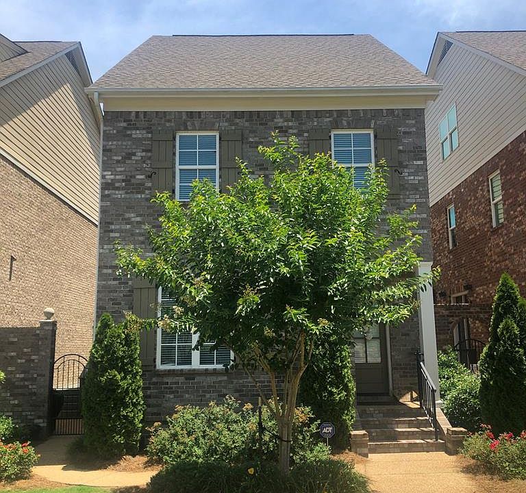 1st image of 2411 Holcomb St #213