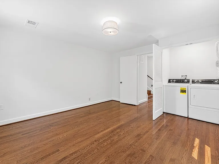 9514 Edgeley Rd — Photo 21