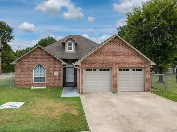 2403 W 14th St, Texarkana, TX 75501