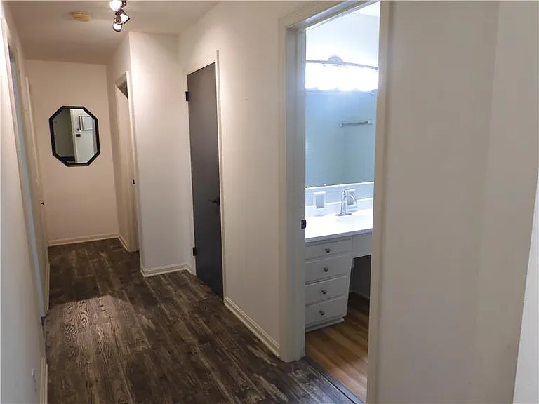 303 Birchwood Dr — Photo 9