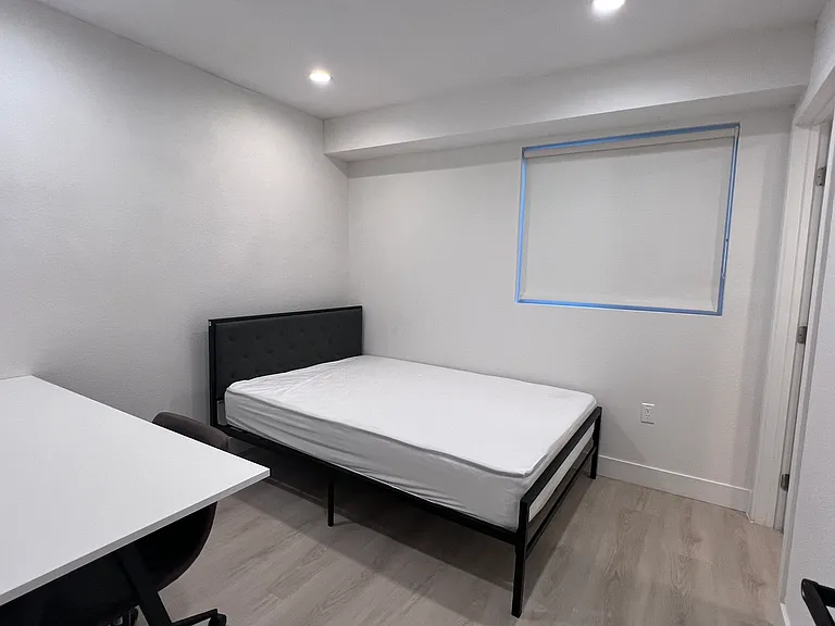 1224 W 37th Pl — Photo 59