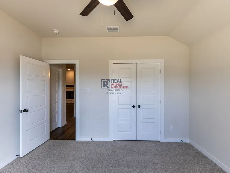 124 Mesa Dr — Photo 20