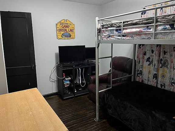 BR 2 12ft2inx11ft9in 