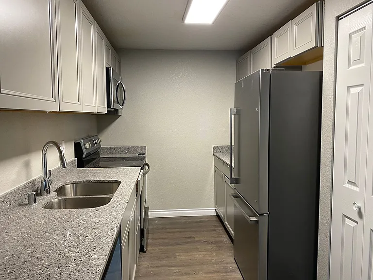 Westwood Apartments — Photo 134
