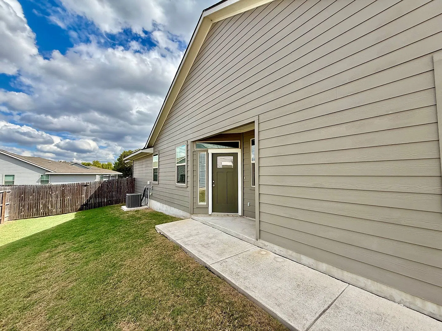 Luxury 3-bedroom, 2-bathroom Duplex in Cibolo, TX! — Photo 3