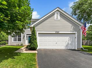 1720 Melbourne Ln, Aurora, IL 60503