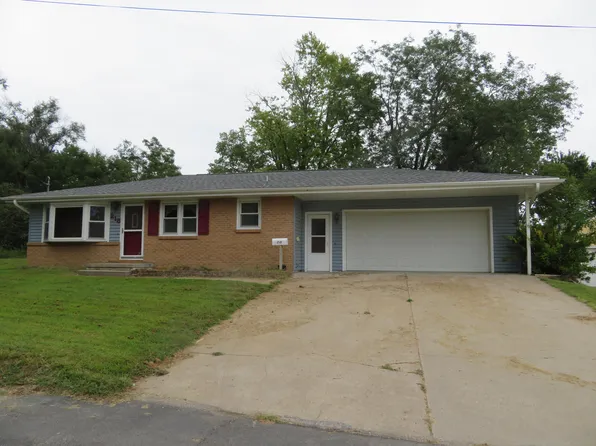 218 N 9th St, Missouri Valley, IA 51555