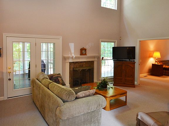 5th image of 909 Longfield Cres