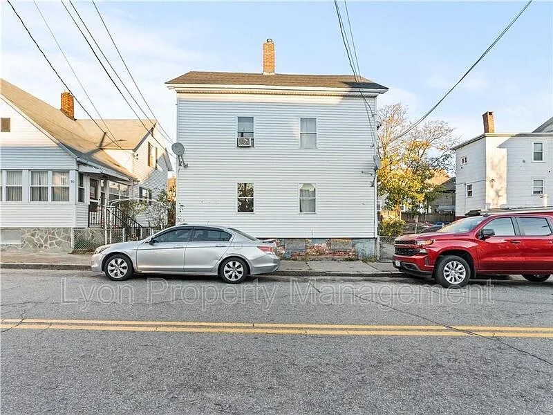 Building Photo - 94 Webster Ave #1