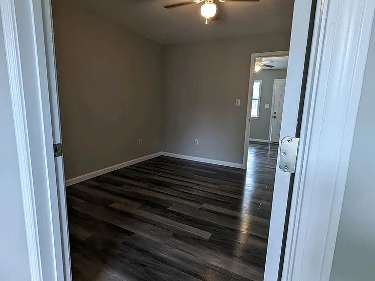 701 Eiseman Ave #4 — Photo 6