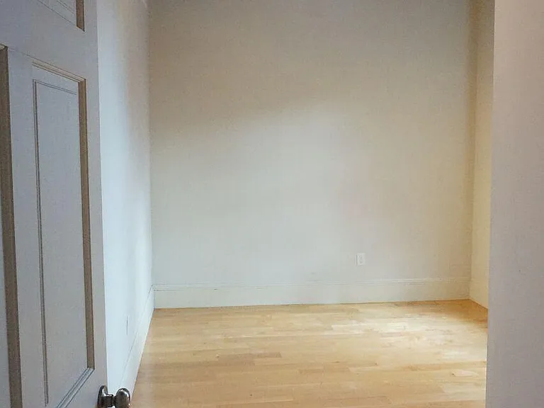 2 Ames St #2 — Photo 10