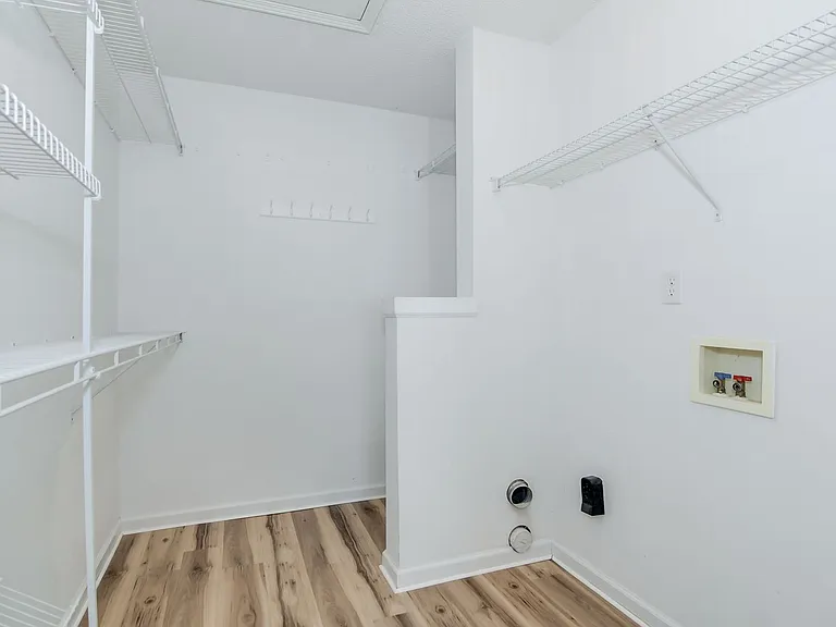 306 Evans Lake Way — Photo 20