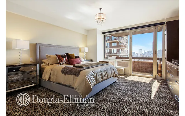 Sold by Douglas Elliman | media 25