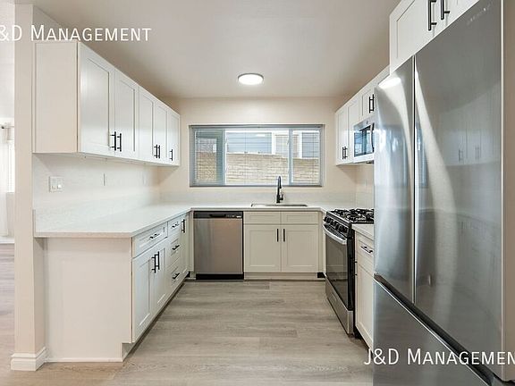 5th image of 321 San Elijo St