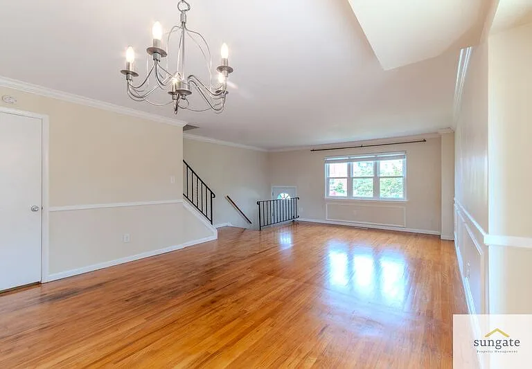 945 Stormont Cir — Photo 6