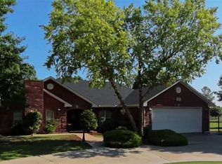 307 Elkview Dr, Elk City, OK 73644