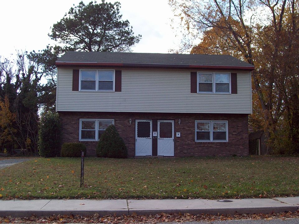 206 Clay St. Apt B