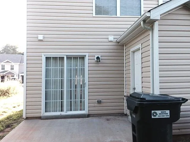 176 Alexander Blvd — Photo 2