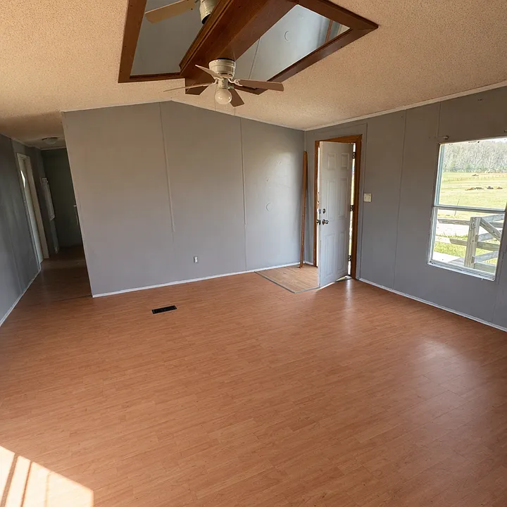 125 Old Red Rd