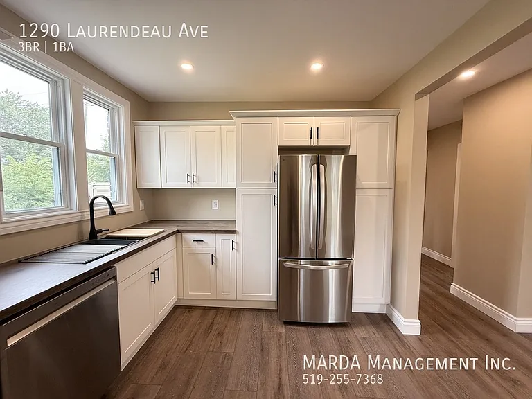 1290 Laurendeau Ave — Photo 9