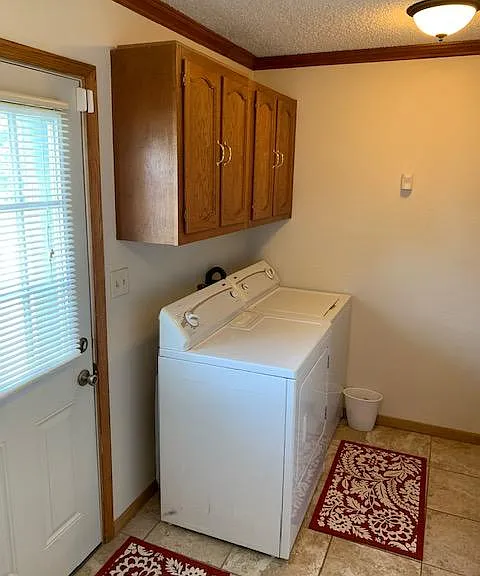 272 S Hackett Rd — Photo 8