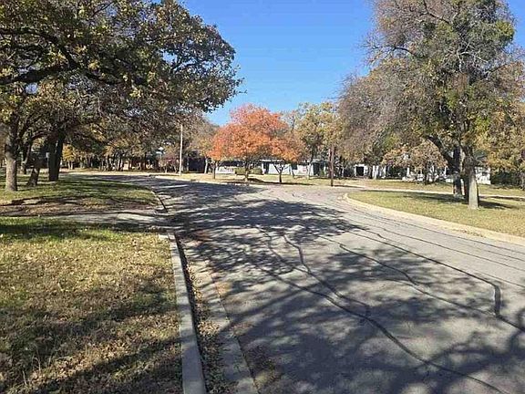 5th image of 1712 Yolanda Dr