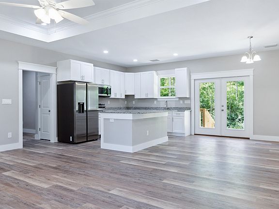 5th image of 132 Beulah St