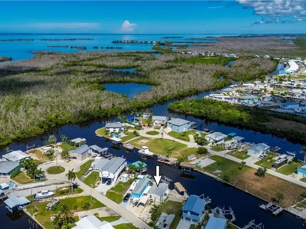 3908 Coconut Dr, Saint James City, FL 33956
