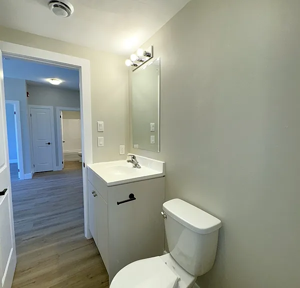61 Thompsons Rd W — Photo 25