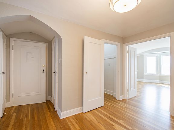 2nd image of 2969 Jackson St APT 504
